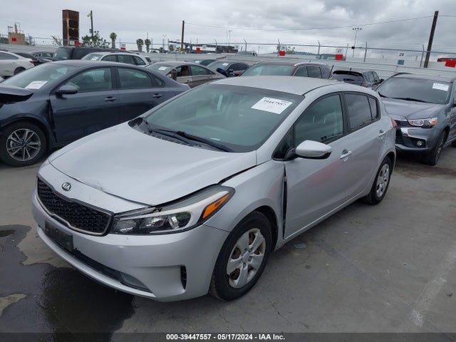 KIA FORTE LX 2017 KNAFK5A85H5667311 Image 2