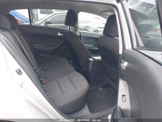 KIA FORTE LX 2017 KNAFK5A85H5667311 Image 8