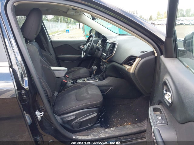 1C4PJMCS9FW530067 Jeep Cherokee Latitude