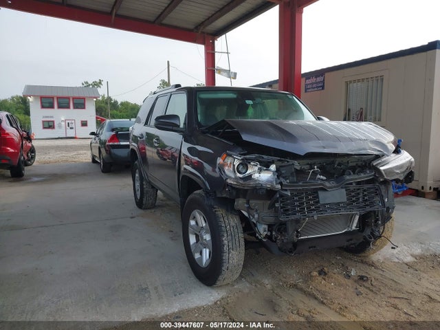 Toyota 4RUNNER SR5 2022 JTEMU5JR7N5982096 Image 1