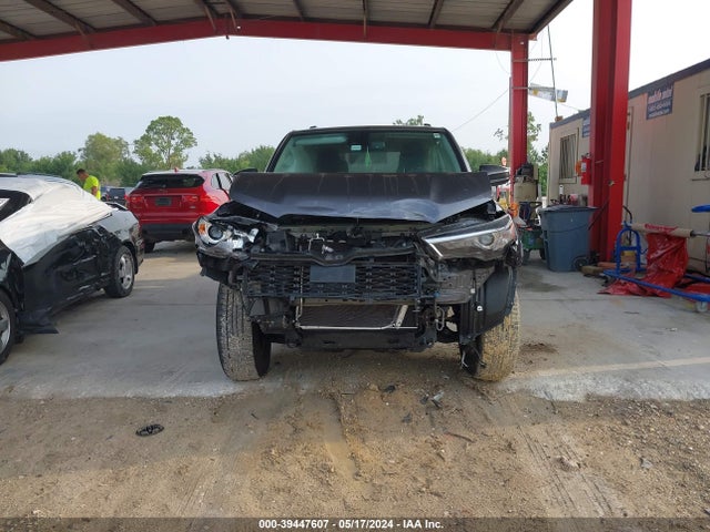 Toyota 4RUNNER SR5 2022 JTEMU5JR7N5982096 Image 12