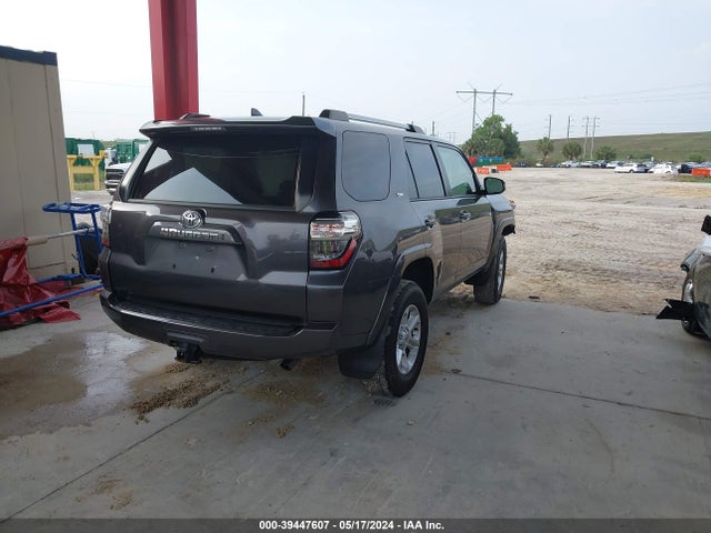 Toyota 4RUNNER SR5 2022 JTEMU5JR7N5982096 Image 4