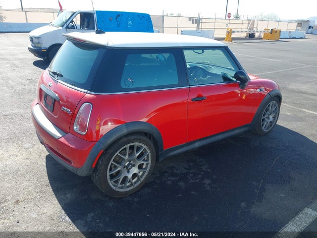 2005 MINI COOPER S WMWRE33525TL14138 Photo 3