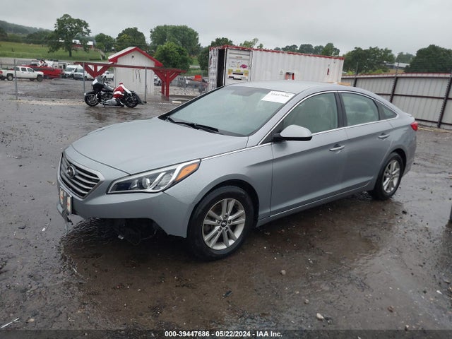 Hyundai SONATA SE 2015 5NPE24AFXFH153457 Image 2