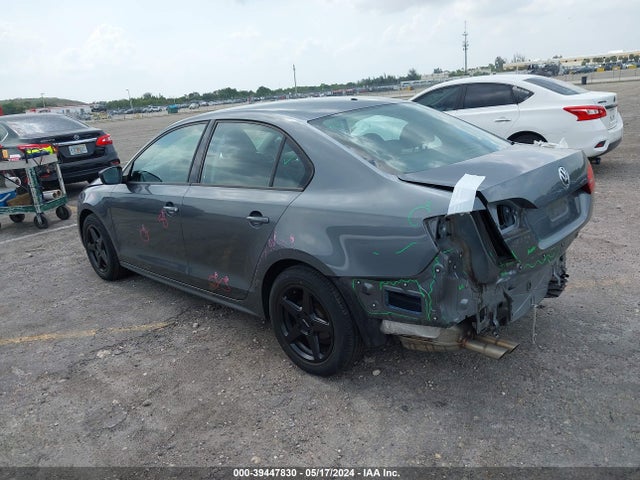 3VW2K7AJXEM206947 Volkswagen Jetta 2.0l S