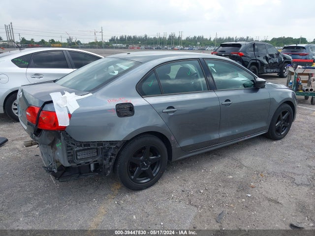 3VW2K7AJXEM206947 Volkswagen Jetta 2.0l S