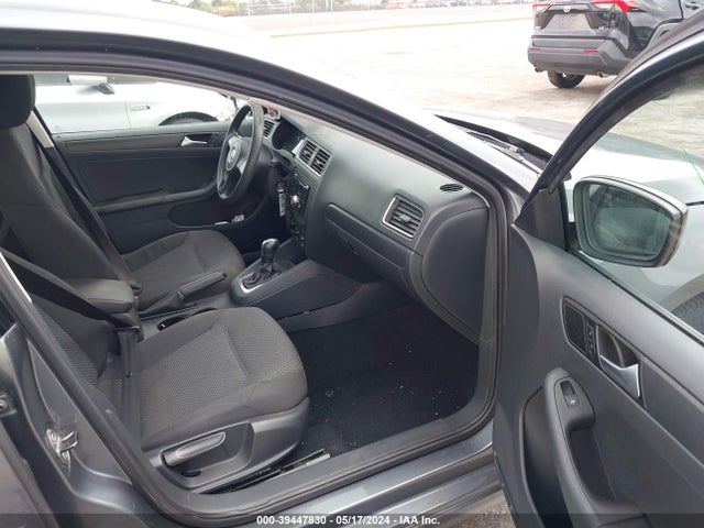 3VW2K7AJXEM206947 Volkswagen Jetta 2.0l S