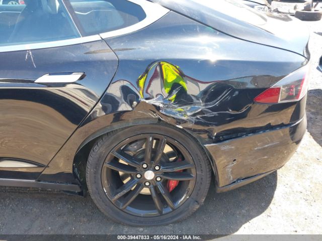 5YJSA1H2XEFP66196 Tesla Model S P85d