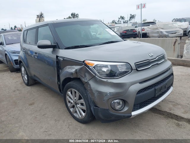KIA SOUL + 2018 KNDJP3A56J7575045 Image 1