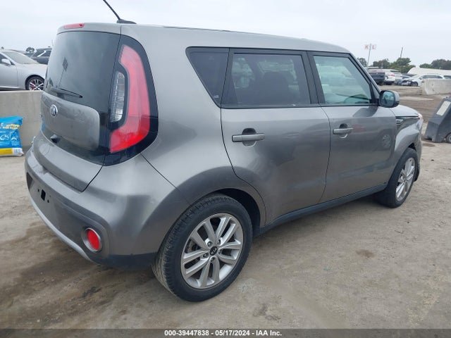 KIA SOUL + 2018 KNDJP3A56J7575045 Image 4