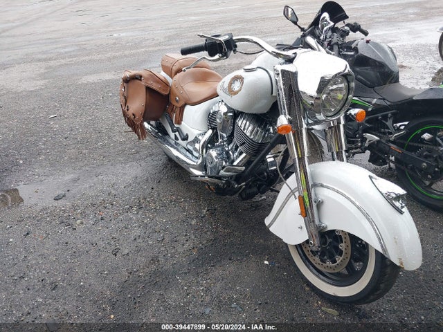 2017 INDIAN MOTORCYCLE CO. CHIEF 56KCCCAA4H3355111