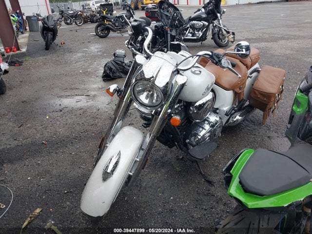2017 INDIAN MOTORCYCLE CO. CHIEF 56KCCCAA4H3355111 Photo 1