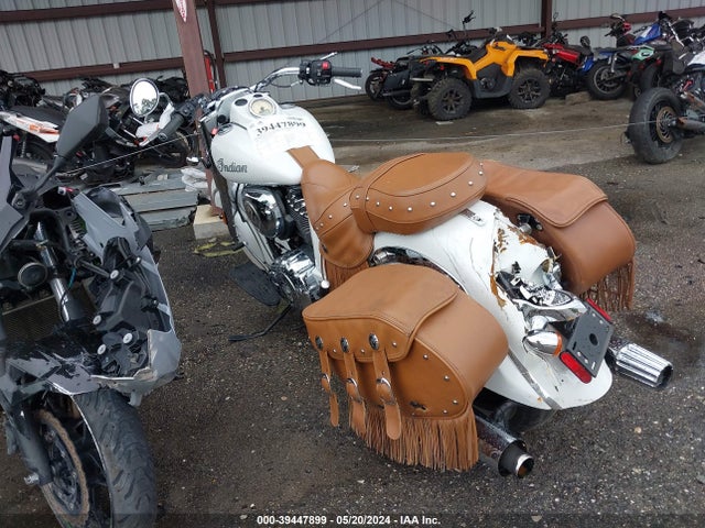 2017 INDIAN MOTORCYCLE CO. CHIEF 56KCCCAA4H3355111 Photo 2