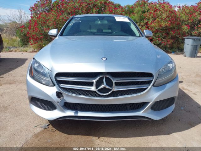 55SWF4JB2FU096111 Mercedes-Benz C 300 Luxury/sport