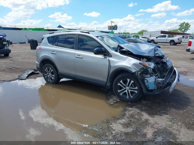 Toyota RAV4 LE 2018 JTMZFREV8JJ174831 головне зображення