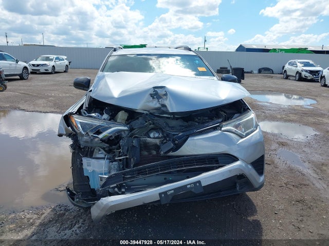 Toyota RAV4 LE 2018 JTMZFREV8JJ174831 Image 12