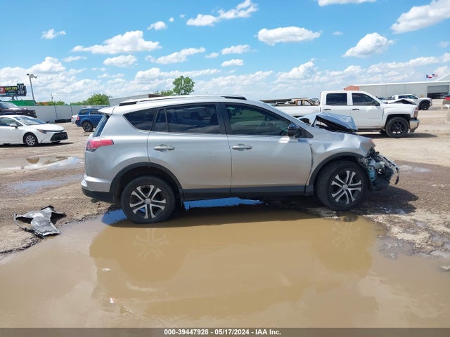 Toyota RAV4 LE 2018 JTMZFREV8JJ174831 Image 13