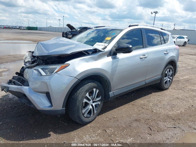 Toyota RAV4 LE 2018 JTMZFREV8JJ174831 Image 2
