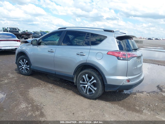 Toyota RAV4 LE 2018 JTMZFREV8JJ174831 Image 3