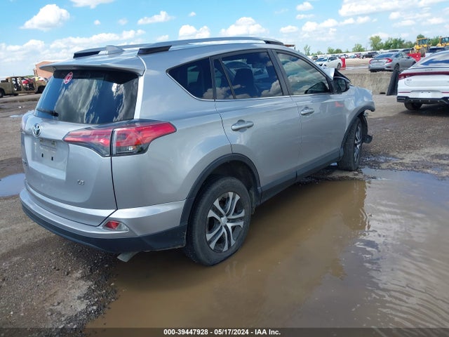 Toyota RAV4 LE 2018 JTMZFREV8JJ174831 Image 4