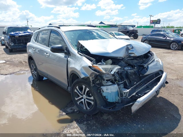 Toyota RAV4 LE 2018 JTMZFREV8JJ174831 Image 6