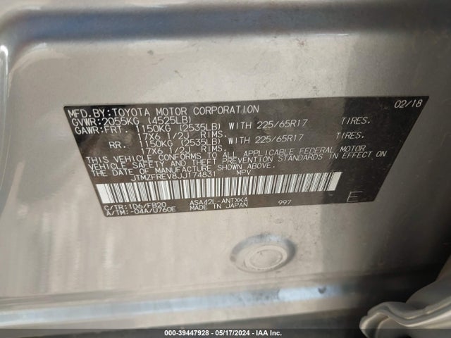 Toyota RAV4 LE 2018 JTMZFREV8JJ174831 Image 9
