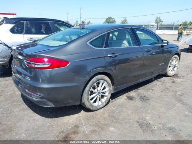 3FA6P0MU9KR239915 Ford Fusion Hybrid Sel