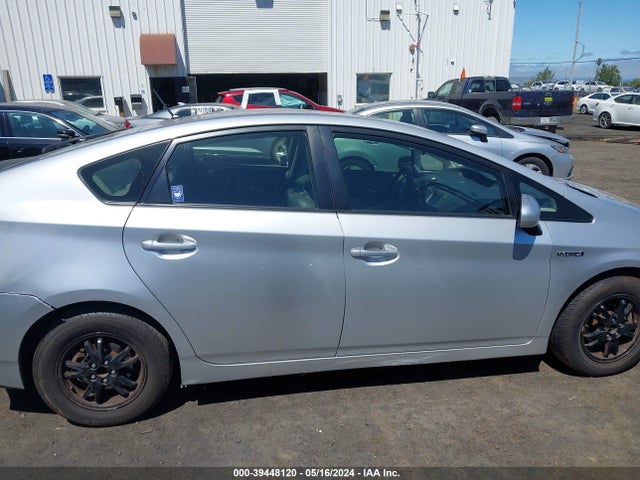 Toyota Prius Two 2015 JTDKN3DU5F0457260 Image 13