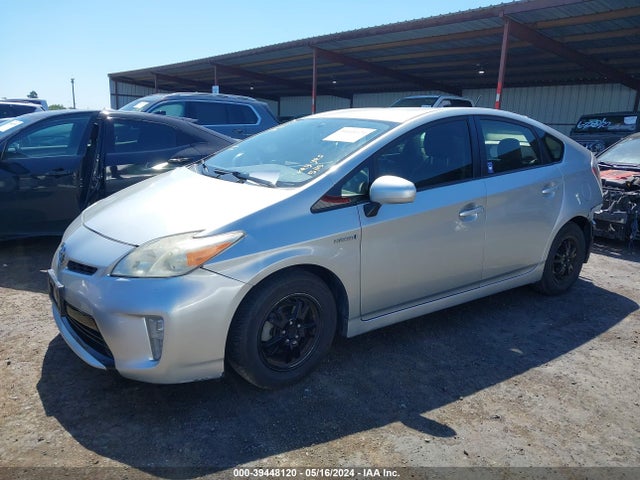 Toyota Prius Two 2015 JTDKN3DU5F0457260 Image 2