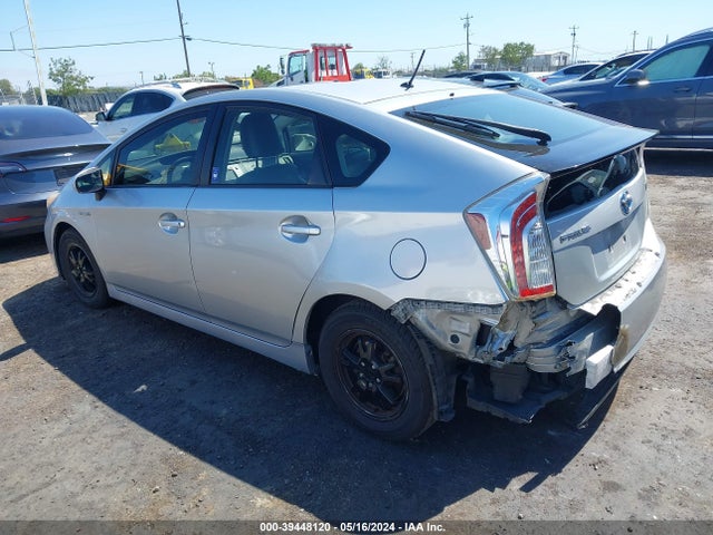 Toyota Prius Two 2015 JTDKN3DU5F0457260 Image 3