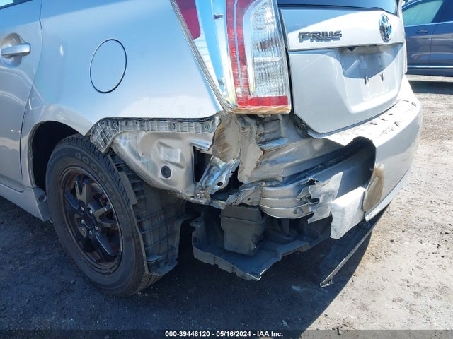 Toyota Prius Two 2015 JTDKN3DU5F0457260 Image 6