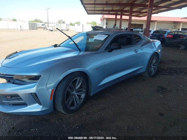 Chevrolet Camaro 2lt 2018 1G1FD1RS0J0130315 Image 2