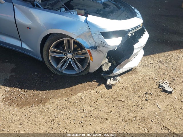 Chevrolet Camaro 2lt 2018 1G1FD1RS0J0130315 Image 6