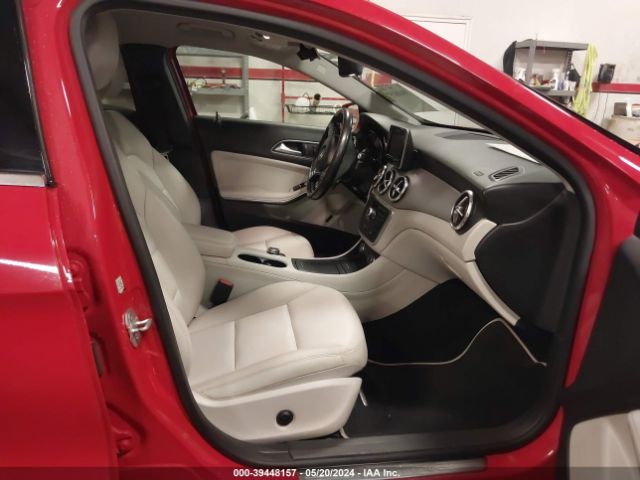 WDCTG4GBXFJ058959 Mercedes-Benz Gla 250 4matic