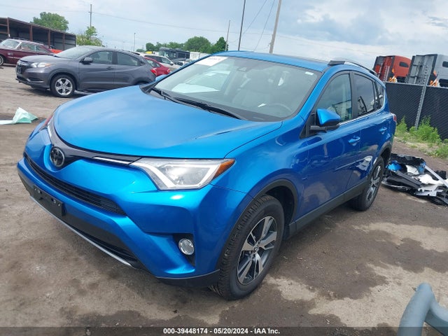 Toyota Rav4 Xle 2018 2T3RFREVXJW745558 Image 2