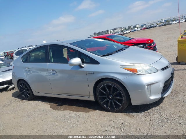 Toyota Prius Three 2015 JTDKN3DU0F1876630 Image 13