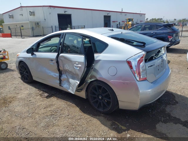 Toyota Prius Three 2015 JTDKN3DU0F1876630 Image 3