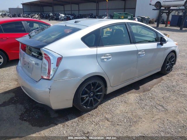 Toyota Prius Three 2015 JTDKN3DU0F1876630 Image 4