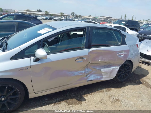 Toyota Prius Three 2015 JTDKN3DU0F1876630 Image 6