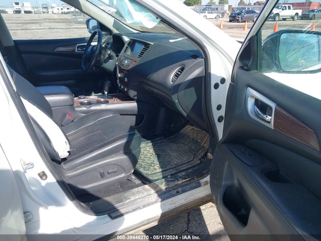 Nissan Pathfinder Platinum 2017 5N1DR2MM5HC605959 Image 5
