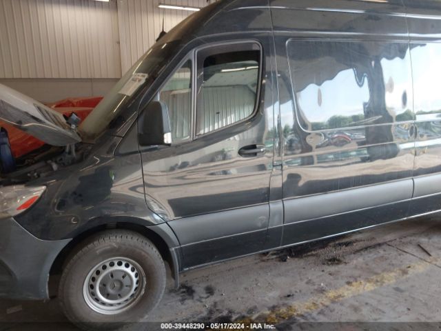 W1W4EDHY8LT025269 Mercedes-Benz Sprinter 2500 High Roof V6