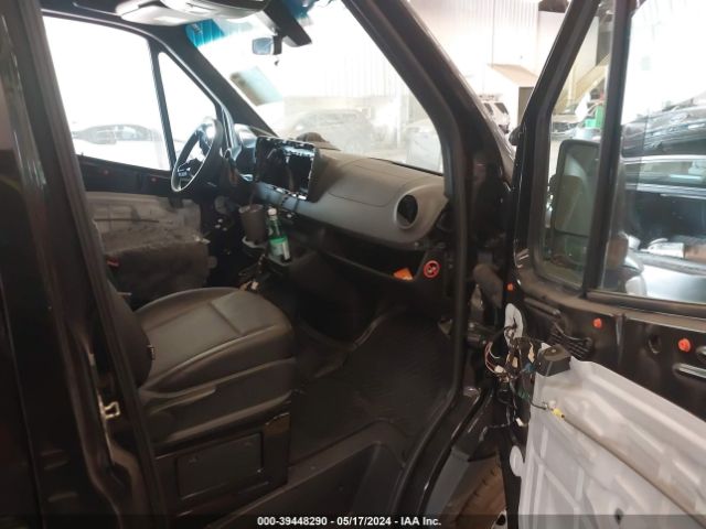 W1W4EDHY8LT025269 Mercedes-Benz Sprinter 2500 High Roof V6