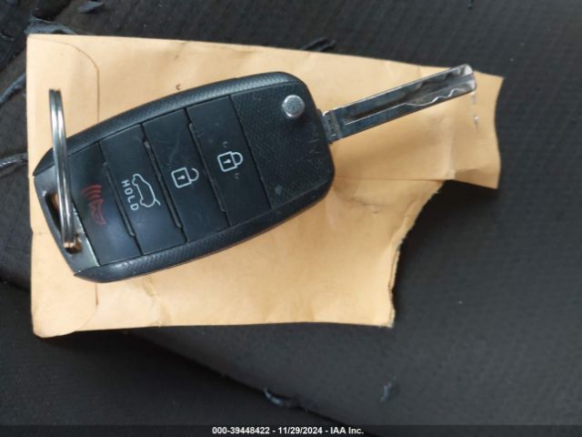 5XYKT3A61EG462637 KIA SORENTO LX