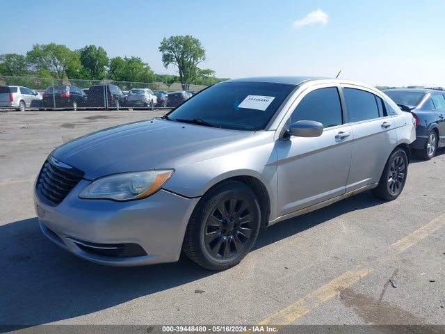 Chrysler 200 LX 2014 1C3CCBAG0EN103686 Image 2