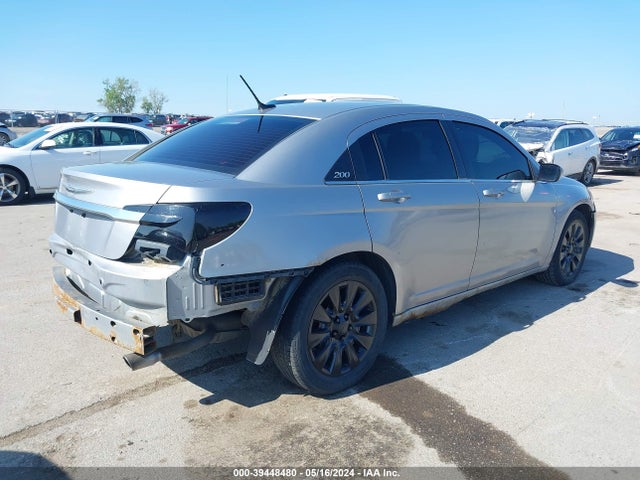 Chrysler 200 LX 2014 1C3CCBAG0EN103686 Image 4