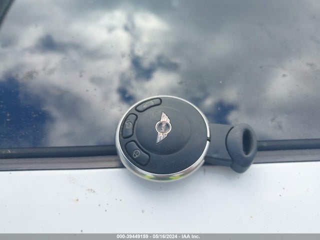 2012 MINI COOPER S WMWSV3C58CTY26713 Photo 10