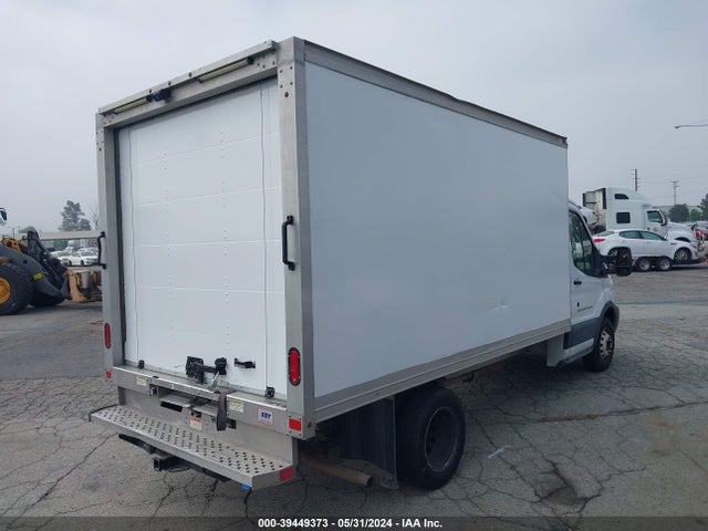 Ford Transit-350 Cab 2018 1FDBF8ZM6JKA71135 Image 4