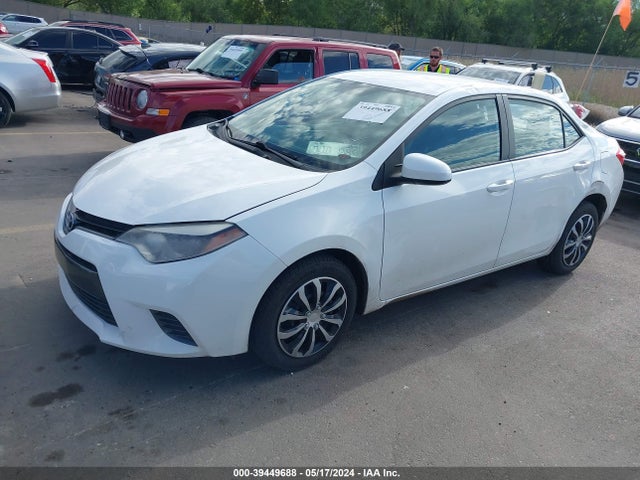 Toyota COROLLA LE 2015 5YFBURHE4FP291358 Image 2