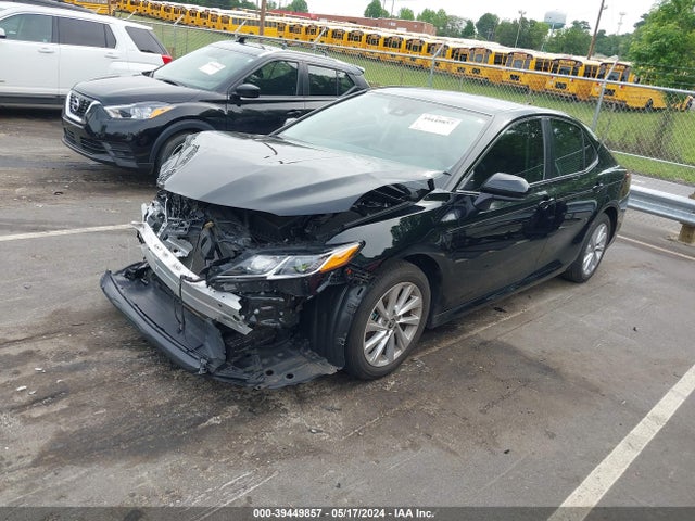 Toyota CAMRY LE 2023 4T1C11AK0PU743420 Image 2