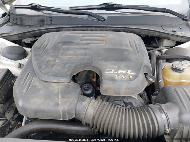 Chrysler 300 2014 2C3CCARG7EH183057 Image 10